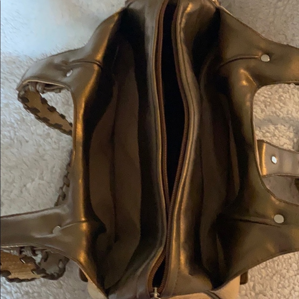 Handbag - Picture 3 of 9